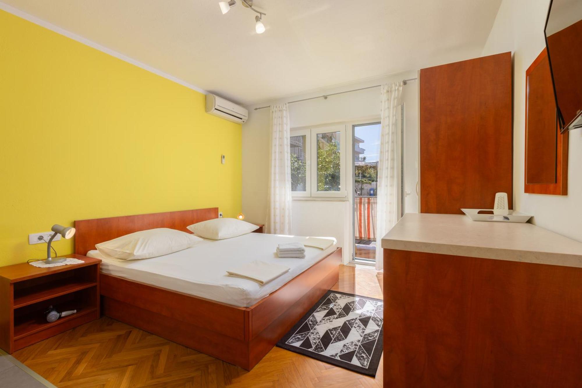 Guest House Damir Makarska Eksteriør billede